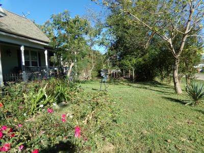 Early Victorian, American Farmhouse For Sale Blossom TX - image 18