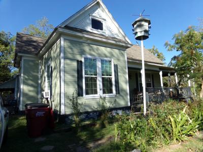 Early Victorian, American Farmhouse For Sale Blossom TX - image 16