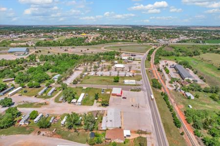 4,600 SqFt Multi-Tenant Office Building | Clinton, Oklahoma - image 30