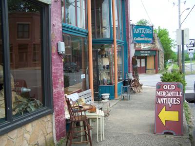 Historic 3 Story Brick Building For Sale in Leslie, Arkansas - image 5