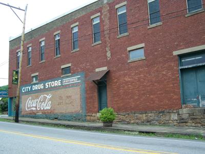 Historic 3 Story Brick Building For Sale in Leslie, Arkansas - image 2